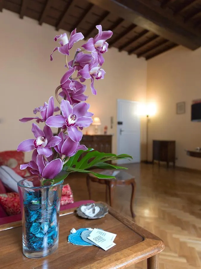 Coco Places Firenze Tornabuoni Apartment 0*, Florence
